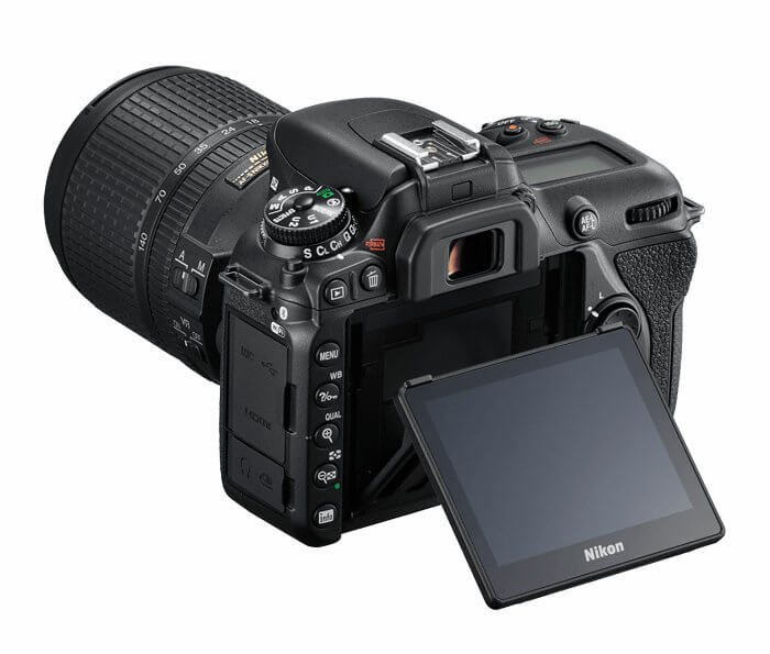 Nikon D7500 - Pantalla trasera y botonera